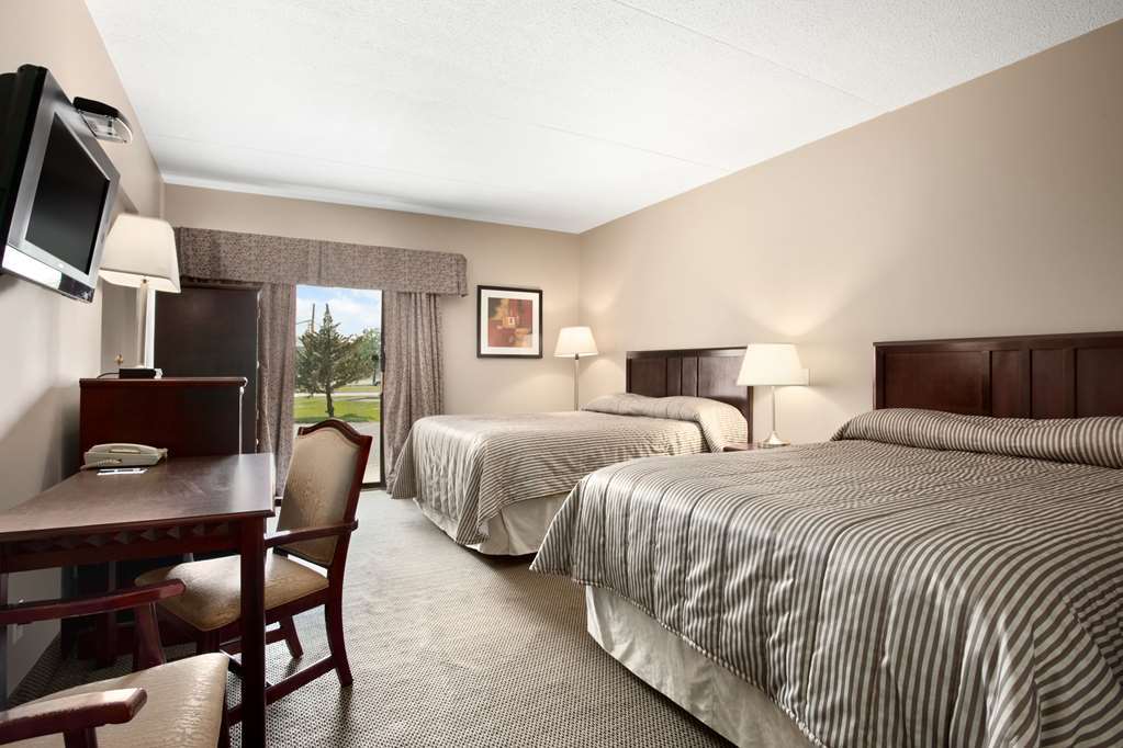 Travelodge Hotel By Wyndham Kingston Lasalle Room photo